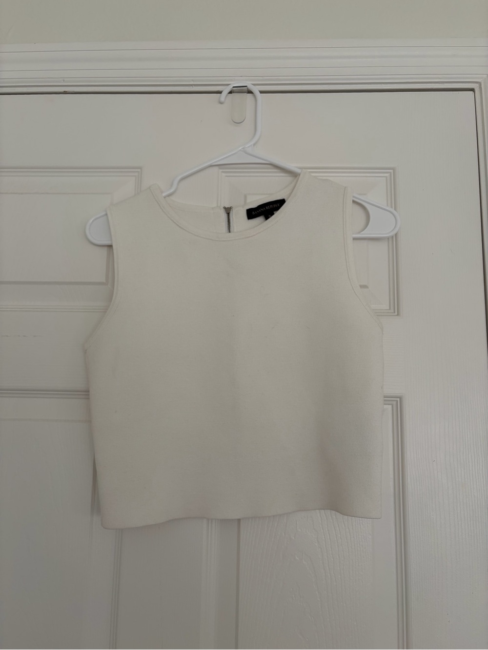 Banana Republic Ivory Sleeveless Crop Top
